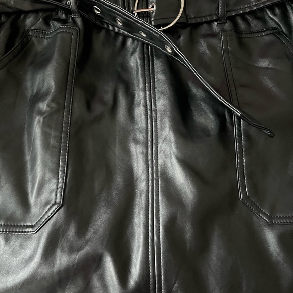 LEATHER SKIRT WITH BELT - Picture 3 of 3